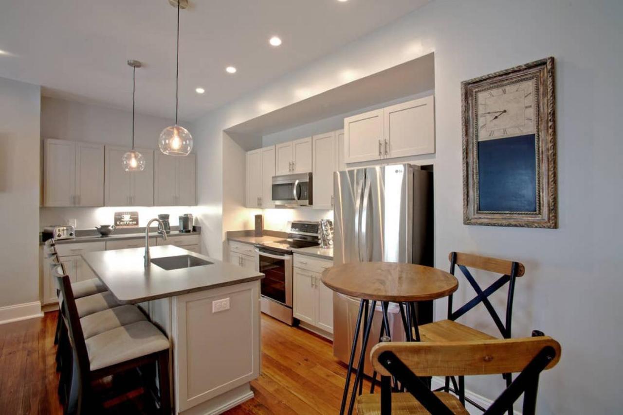 Вилла Newly Renovated 4 Bed 3 Bath And 2 Parking Spots Саванна Экстерьер фото