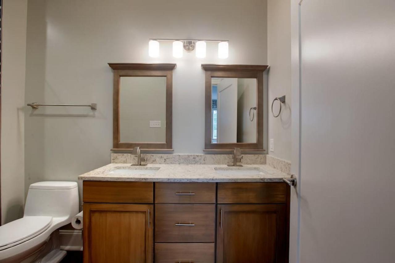 Вилла Newly Renovated 4 Bed 3 Bath And 2 Parking Spots Саванна Экстерьер фото